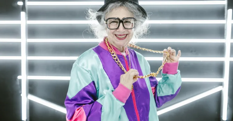 découvrez les tendances incontournables de la mode pour les festivals électro : styles audacieux, accessoires lumineux et tenues confortables pour vibrer au rythme de la musique électro.