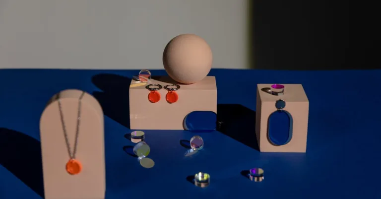 découvrez notre collection exclusive de bijoux raffinés alliant élégance et savoir-faire artisanal pour sublimer votre style au quotidien.