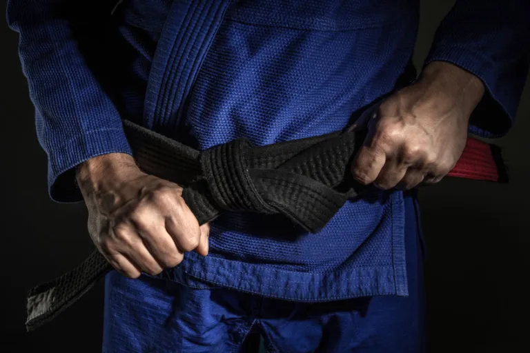porter le kimono homme avec élégance