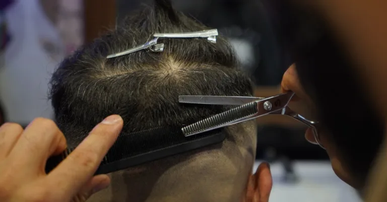 découvrez les dernières tendances en coupes de cheveux pour tous les styles et toutes les longueurs. trouvez votre coiffure idéale grâce à nos conseils et inspirations.