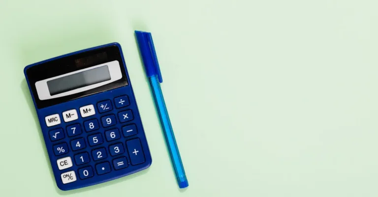 calculez facilement vos heures de sommeil optimales pour améliorer votre repos et votre bien-être avec notre calculateur de sommeil simple et précis.