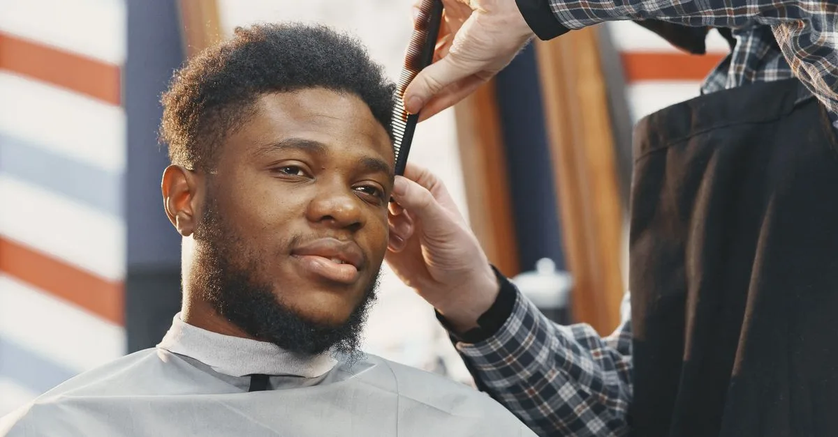 découvrez le style blowout taper fade, une coupe de cheveux tendance alliant un dégradé progressif à un volume accentué pour un look moderne et dynamique.