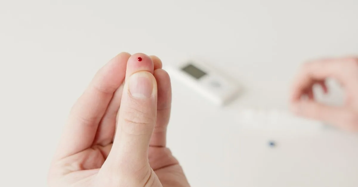 test de cortisol à jeun : découvrez l'importance de mesurer le cortisol après une période de jeûne pour évaluer le niveau de stress et la santé hormonale.