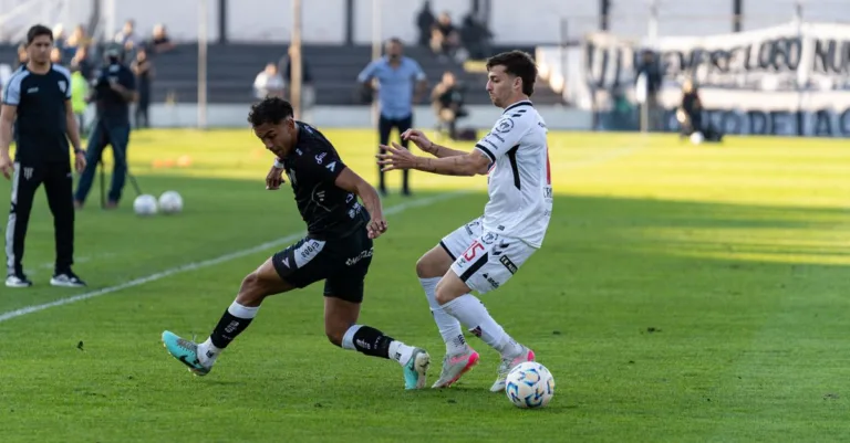 découvrez les avis et évaluations des meilleures plateformes de football pour choisir celle qui correspond à vos besoins.