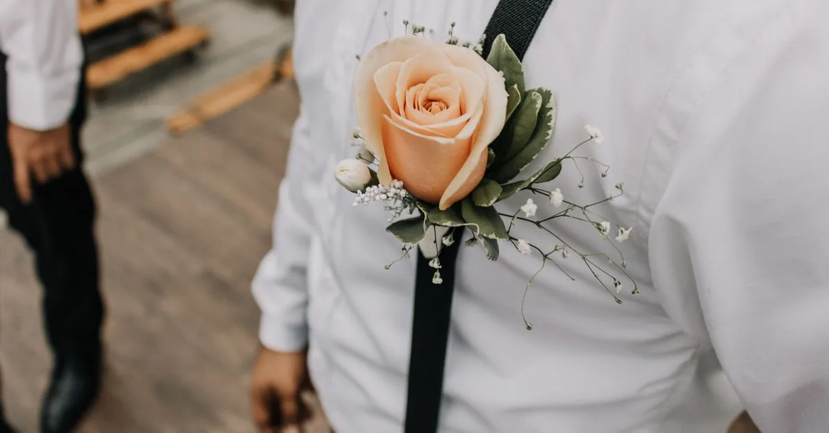 découvrez notre collection élégante de costumes pour hommes, spécialement conçue pour les mariages sur la plage. alliez style et confort pour ce jour inoubliable.