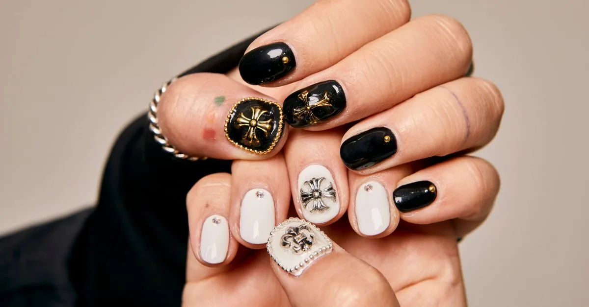 découvrez black nail remedy, le traitement efficace pour réparer et protéger vos ongles noirs. solution naturelle et rapide pour des ongles sains et beaux.