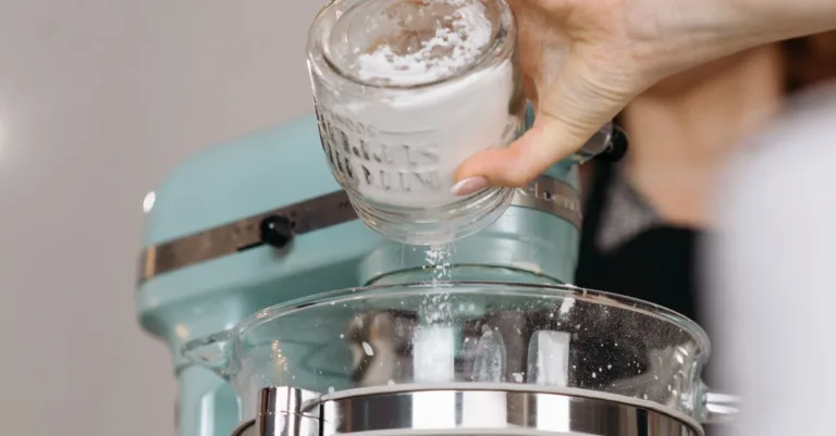 découvrez comment convertir facilement les ingrédients de vos recettes avec nos guides pratiques pour des mesures précises en cuisine.