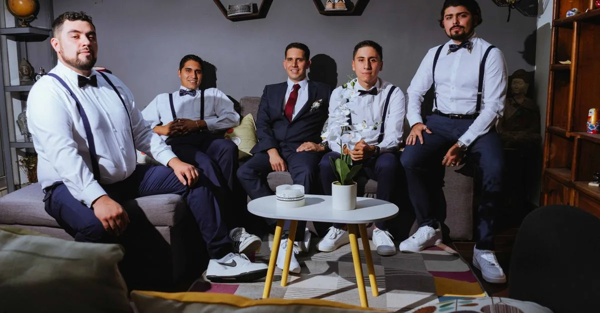 costume homme élégant pour mariage civil et réception distinguée, alliant style moderne et confort pour une journée inoubliable.