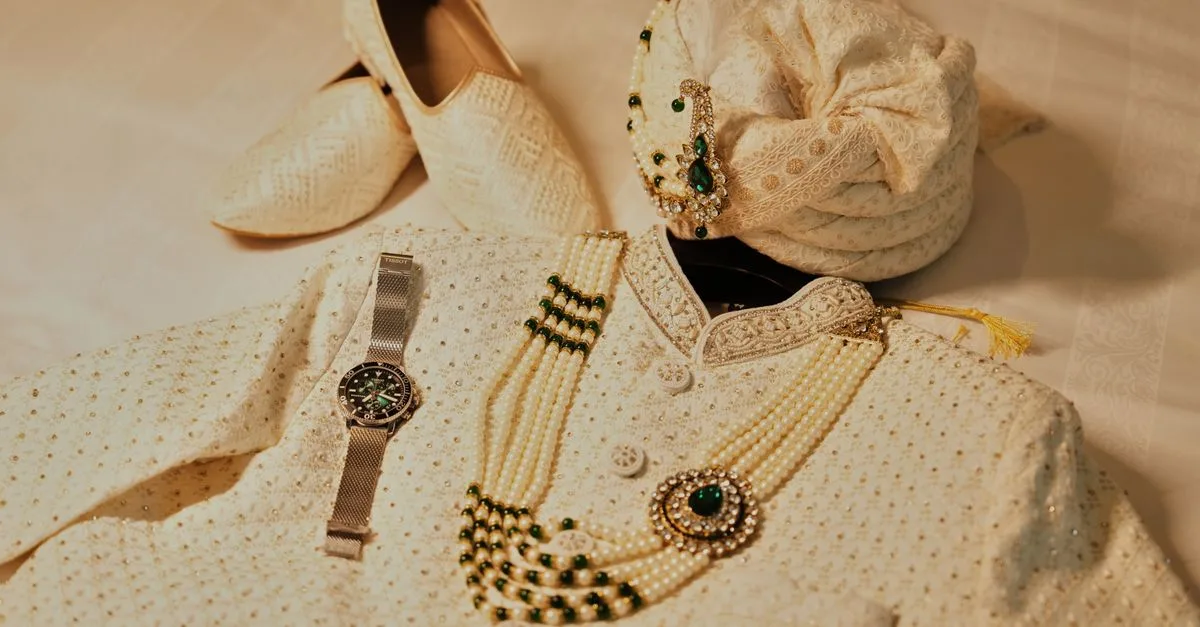 découvrez notre sélection élégante de tenues de mariage pour hommes, alliant style, confort et raffinement pour votre grand jour.