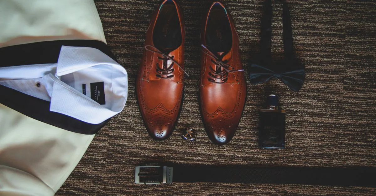 découvrez nos mocassins élégants pour costume de mariage homme, alliant confort et style raffiné pour un jour unique.