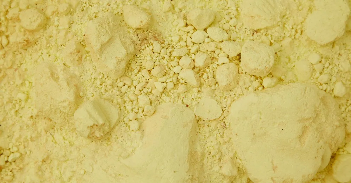 découvrez tout sur la bentonite, une argile naturelle aux multiples usages en cosmétique, santé et industrie. propriétés, applications et bienfaits expliqués.