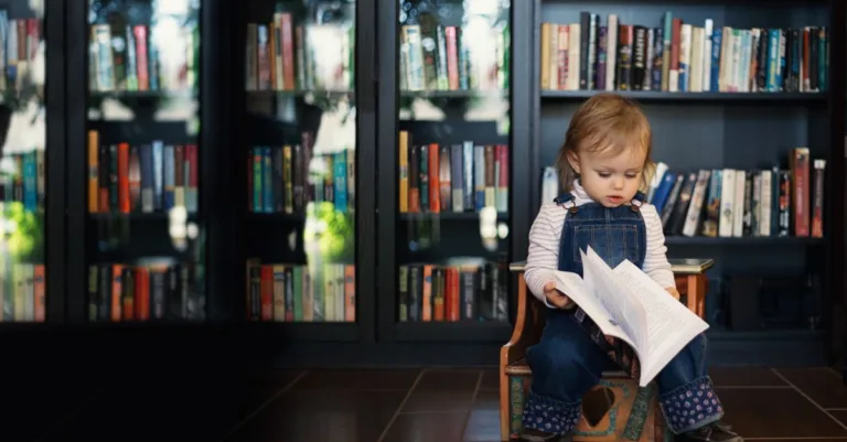 découvrez l'importance de la littératie précoce pour le développement des compétences en lecture et écriture chez les jeunes enfants.