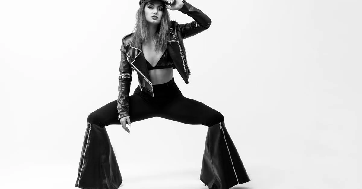 découvrez la taille de jennifer lopez : sa hauteur, ses mensurations et quelques faits sur la star américaine.